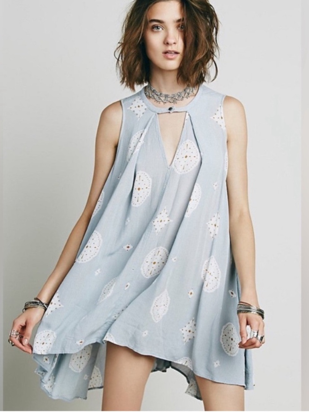 FREE PEOPLE FLOWY LIGHT BLUE MEDALLION MINI DRESS XS